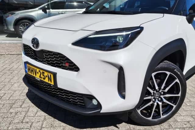 Toyota Yaris Cross (2024) thumbnail 2