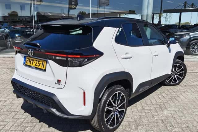 Toyota Yaris Cross (2024) thumbnail 4