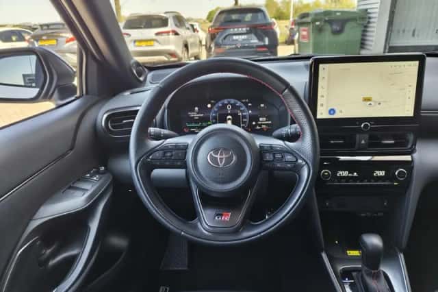 Toyota Yaris Cross (2024) thumbnail 8