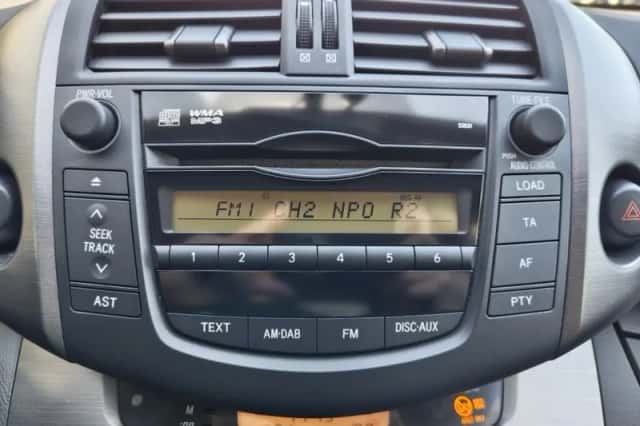 Toyota RAV4 (2010) thumbnail 14