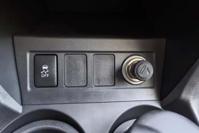Toyota RAV4 (2010) thumbnail 16
