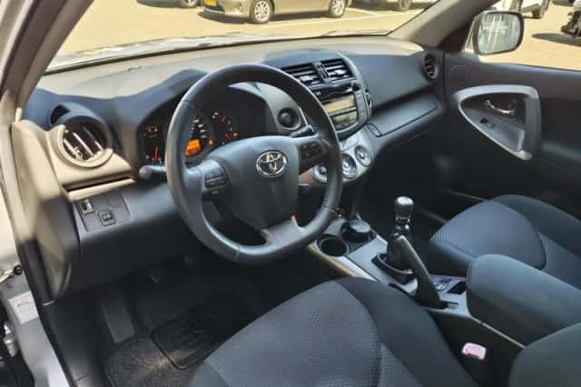 Toyota RAV4 (2010) thumbnail 22