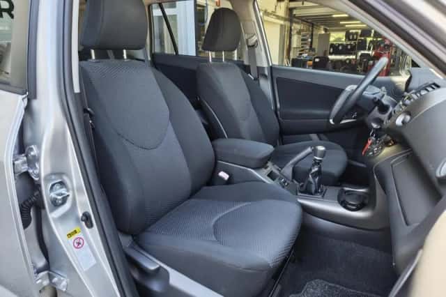 Toyota RAV4 (2010) thumbnail 24