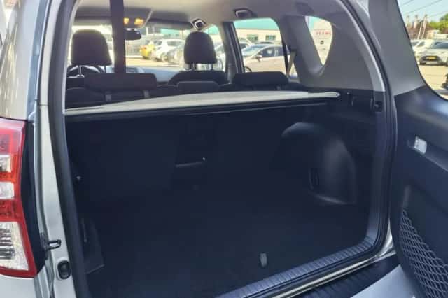 Toyota RAV4 (2010) thumbnail 27