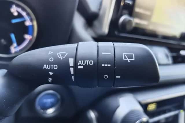 Toyota RAV4 (2020) thumbnail 12