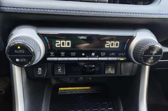 Toyota RAV4 (2020) thumbnail 20
