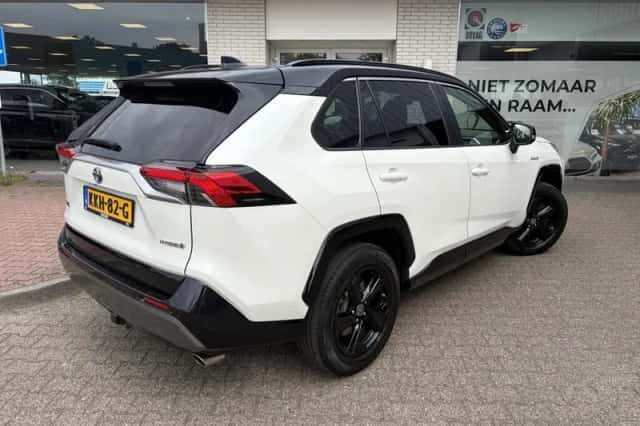 Toyota RAV4 (2020) thumbnail 4