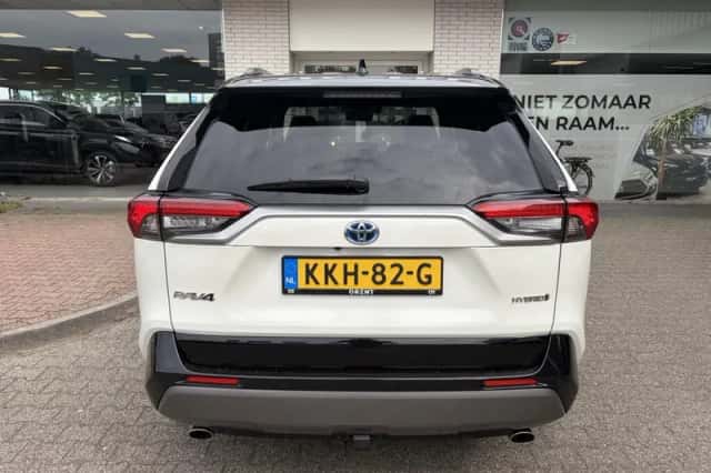 Toyota RAV4 (2020) thumbnail 6