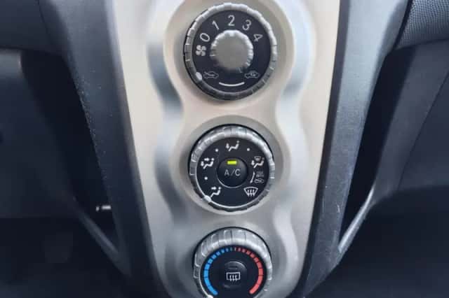 Toyota Yaris (2007) thumbnail 15