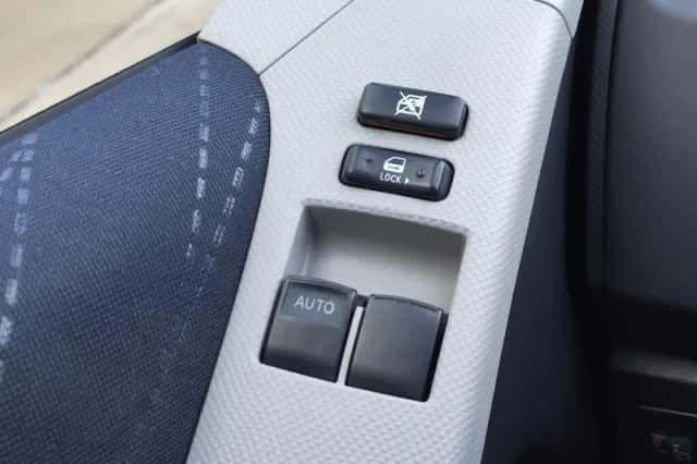 Toyota Yaris (2007) thumbnail 17