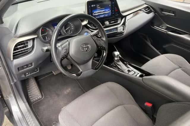 Toyota C-HR (2019) thumbnail 28