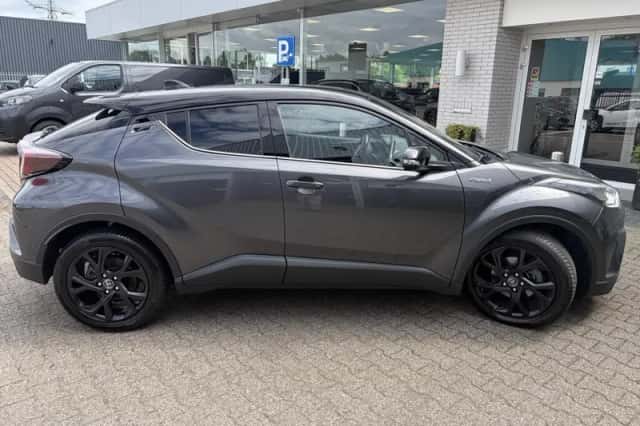 Toyota C-HR (2019) thumbnail 5