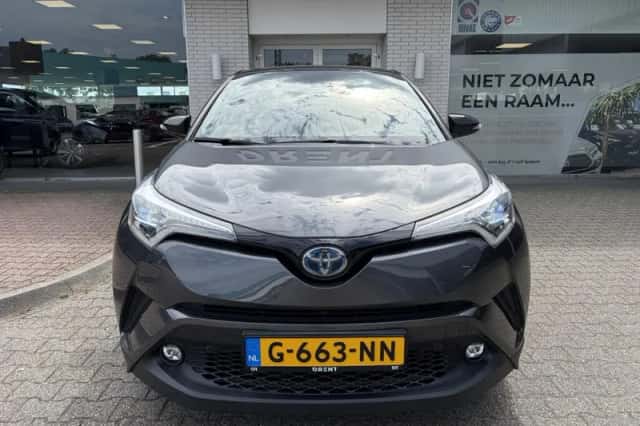 Toyota C-HR (2019) thumbnail 6