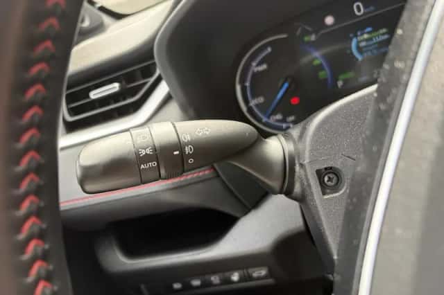 Toyota RAV4 (2022) thumbnail 16