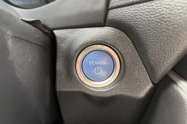 Toyota RAV4 (2022) thumbnail 18
