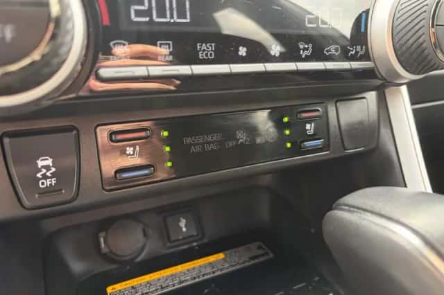 Toyota RAV4 (2022) thumbnail 28