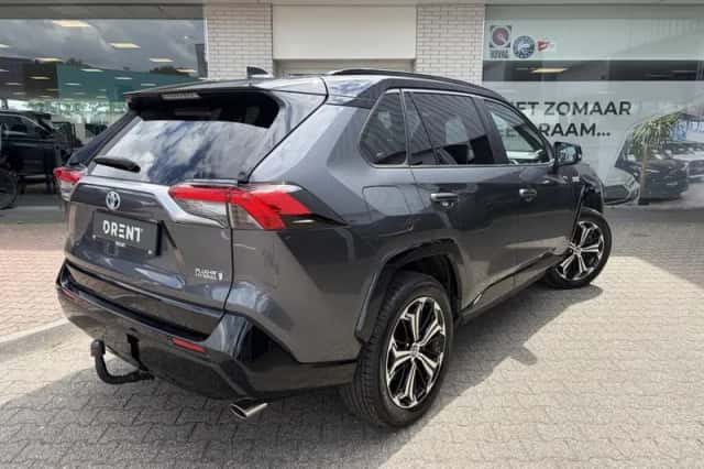 Toyota RAV4 (2022) thumbnail 4