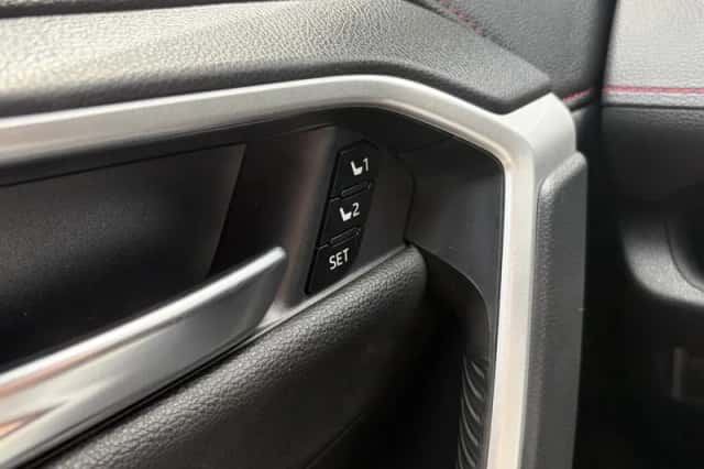 Toyota RAV4 (2022) thumbnail 32