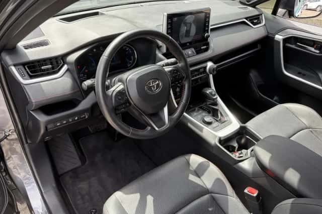 Toyota RAV4 (2022) thumbnail 33