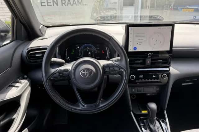 Toyota Yaris Cross (2025) thumbnail 8