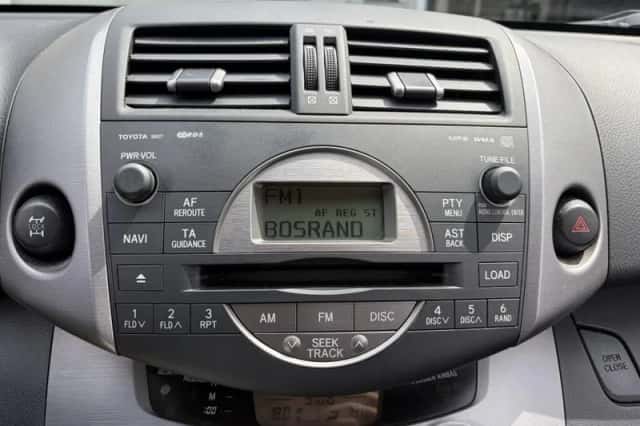 Toyota RAV4 (2006) thumbnail 16