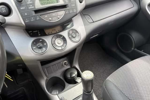 Toyota RAV4 (2006) thumbnail 18