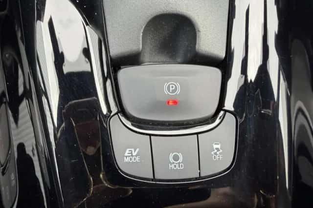 Toyota C-HR (2021) thumbnail 25