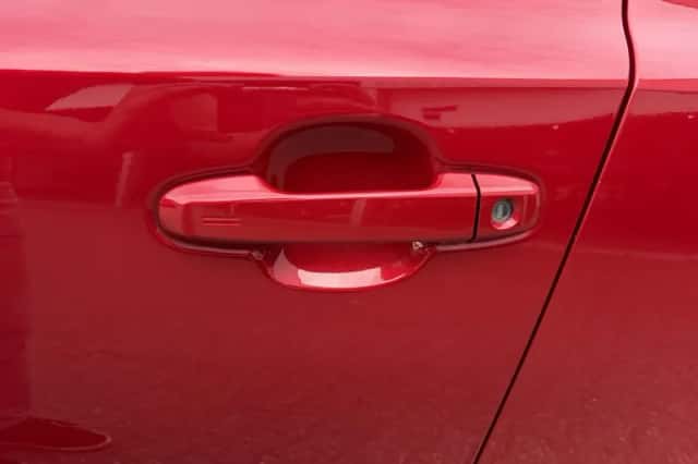 Toyota C-HR (2021) thumbnail 36