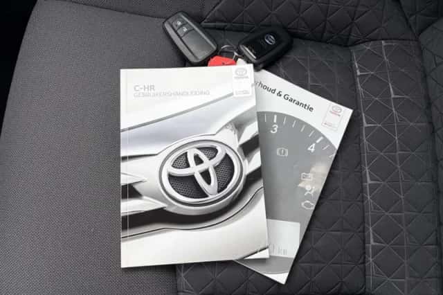 Toyota C-HR (2021) thumbnail 43