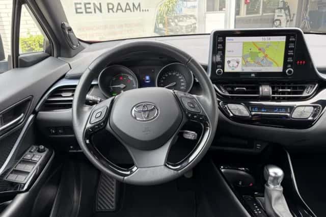 Toyota C-HR (2021) thumbnail 9