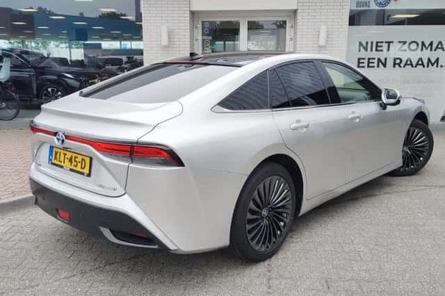 Toyota Mirai (2021) thumbnail 4