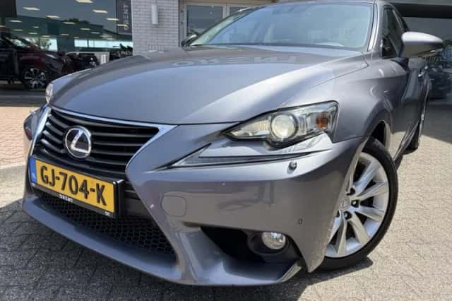 Lexus IS (2014) thumbnail 2
