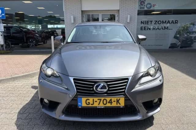 Lexus IS (2014) thumbnail 6