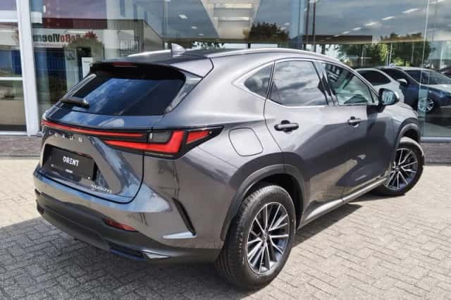 Lexus NX (2025) thumbnail 4