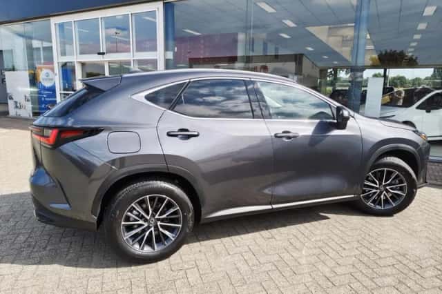 Lexus NX (2025) thumbnail 5