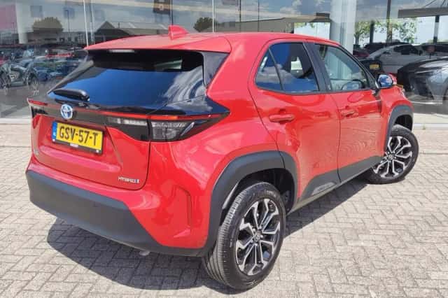 Toyota Yaris Cross (2024) thumbnail 4