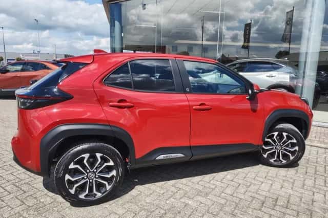 Toyota Yaris Cross (2024) thumbnail 5