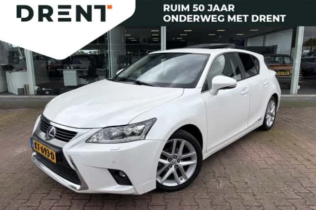 Lexus CT (2016) thumbnail 1