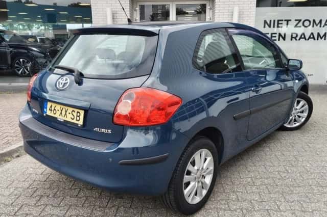 Toyota Auris (2007) thumbnail 4