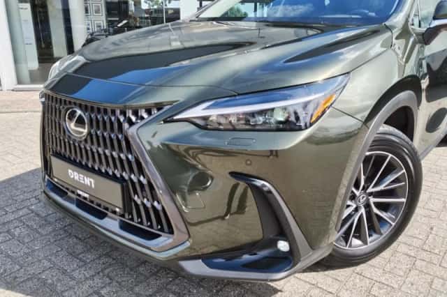 Lexus NX (2025) thumbnail 2