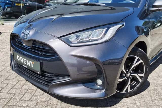 Toyota Yaris (2024) thumbnail 2