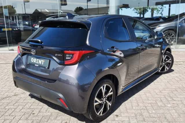 Toyota Yaris (2024) thumbnail 4