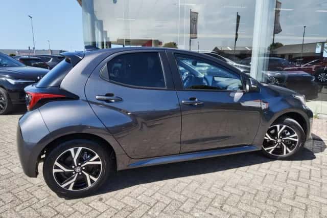 Toyota Yaris (2024) thumbnail 5