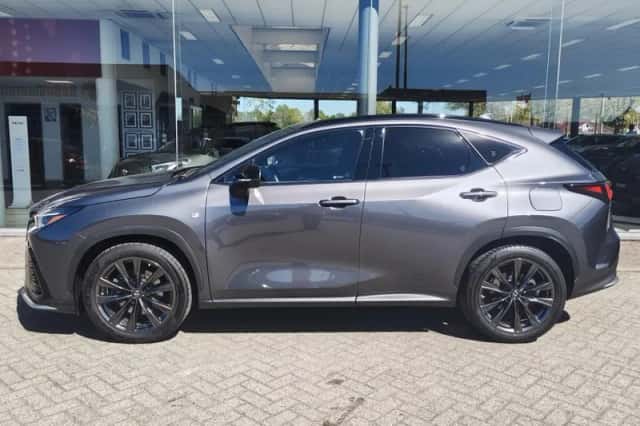 Lexus NX (2022) thumbnail 3