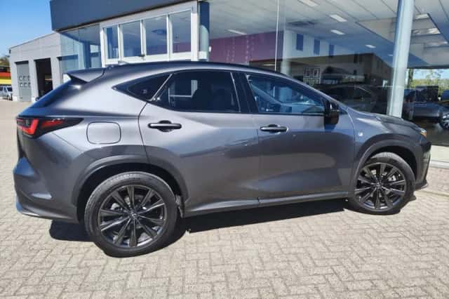 Lexus NX (2022) thumbnail 5