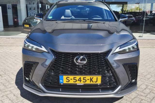 Lexus NX (2022) thumbnail 6