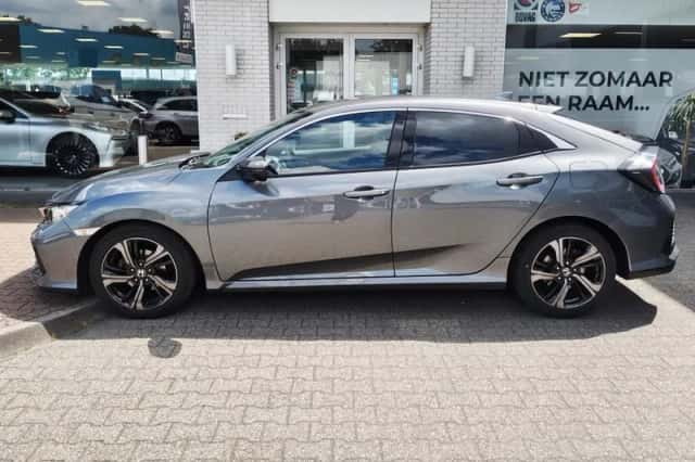 Honda Civic (2019) thumbnail 3