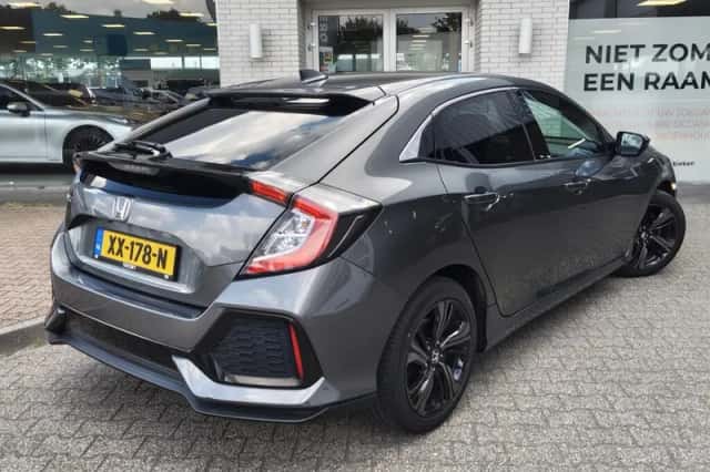 Honda Civic (2019) thumbnail 4