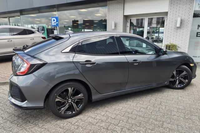 Honda Civic (2019) thumbnail 5