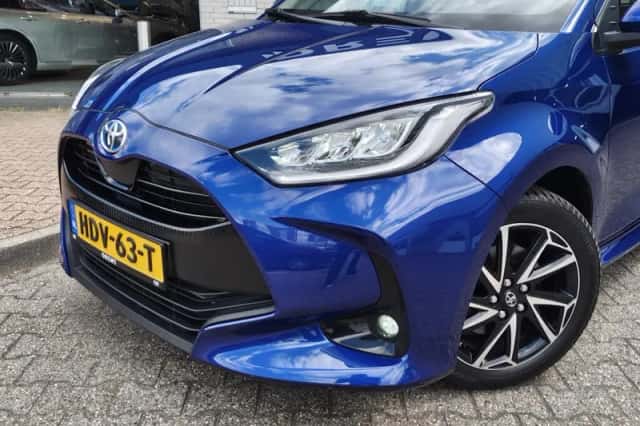 Toyota Yaris (2023) thumbnail 2